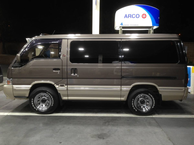 Illustration for article titled For $14,000, Would This 1992 Nissan Caravan Limousine Make Your Grandma Jealous?